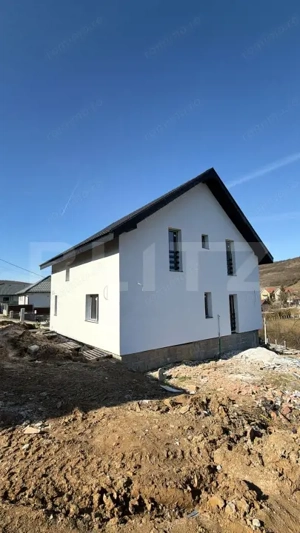Vila spatioasa cu 3 dormitoare, 515 mp teren, cartierul Rasaritului, Sancrai - imagine 7
