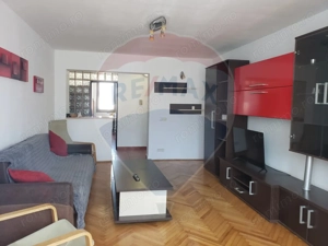 Apartament cu 3 camere in zona Polivalenta