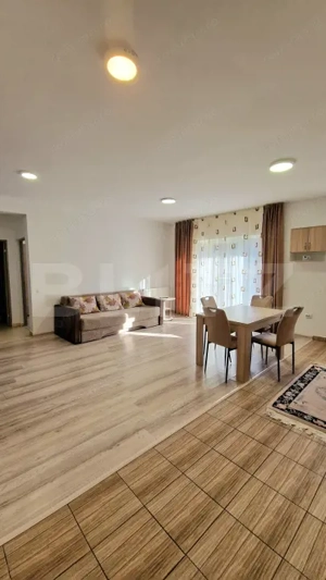 Apartament luminos cu 2 camere, 53 mp, parcare, balcon, zona Teilor