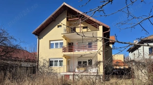 Vila cu 2 apartamente spatioase si teren de 670 mp. - imagine 3