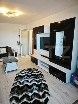 Apartament de vanzare, 3 camere, mobilat si utilat - imagine 2