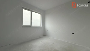 Duplex cu 5 camere si 380 mp teren cu panouri fotovoltaice - Mosnita Noua - imagine 12