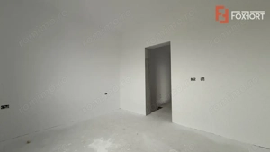 Duplex cu 5 camere si 380 mp teren cu panouri fotovoltaice - Mosnita Noua - imagine 9