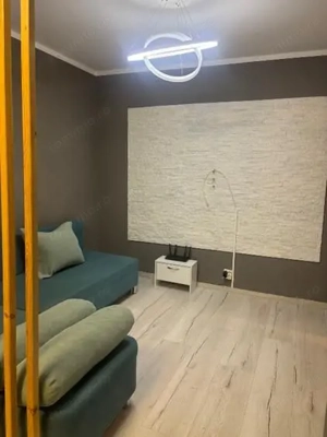 Apartament 3 camere de închiriat Apărătorii Patriei