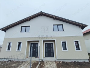 Duplex deosebit - personalizare interioara - compartimentare practica.