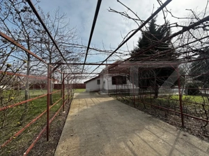 Casă parter cu terasă generoasă, teren 1267 mp,  Preajba-zona Damila - imagine 2