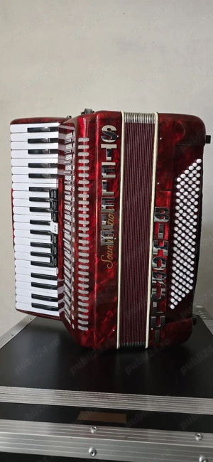 Vând acordeon 