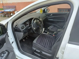 Ford Focus, 2010, 153000km , benzină.  - imagine 2