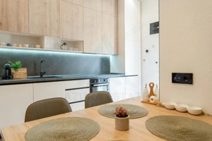 Apartament premium 2 camere 54 mp utili balcon etaj 1 Ultracentral - imagine 8