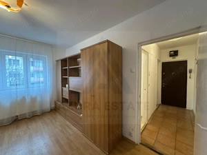 Apartament 2 camere bucatarie inchisa si baie cu geam pe Nicolae Iorga