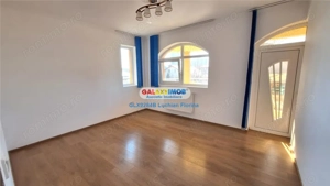 Apartament 3 camere 80 mp | Parcare - Curte  | M. Aparatorii Patriei | - imagine 2