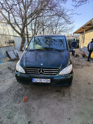 Vând Mercedes viano. 