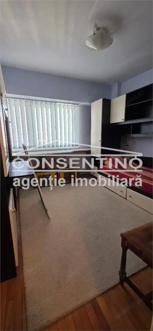 Se vinde imobil cu 4 camere, pe Unirii Sud , liber , cu 3 balcoane - imagine 10