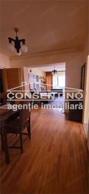 Se vinde imobil cu 4 camere, pe Unirii Sud , liber , cu 3 balcoane - imagine 5