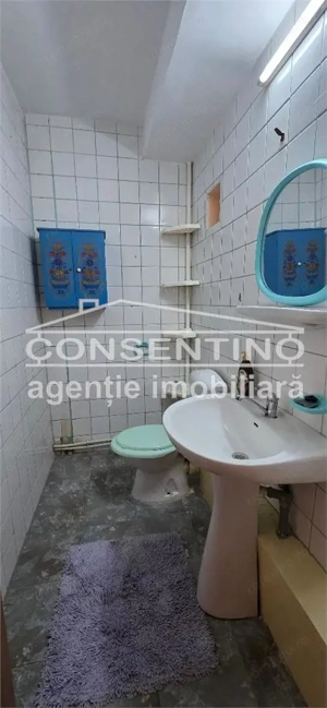 Se vinde imobil cu 4 camere, pe Unirii Sud , liber , cu 3 balcoane - imagine 6