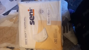 Pempersi adulți marimea L, tip chilot si cu scai și paturici impermeabile 