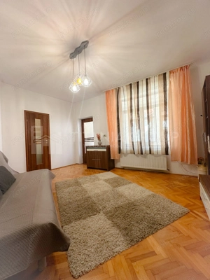 Studio de închiriat în centru istoric cu vedere spre Tâmpa