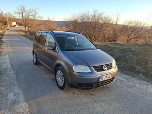 Volkswagen Touran  - imagine 3