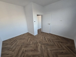 Duplex superb pe parter. Aproape de malul Begai. Compartimentare eficienta. - imagine 5