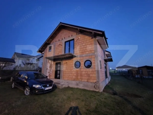 Casa la rosu, P+M, 120 mpu, teren 800 mp, zona Simnicu de sus