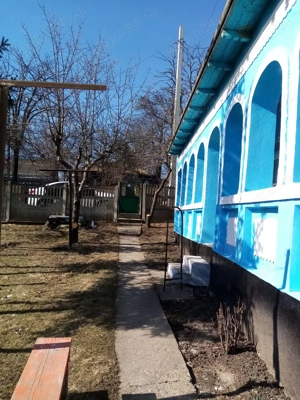 Vând casă cu teren  - imagine 2