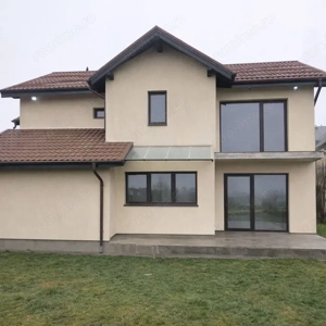 Casa 5 Camere in Stupini