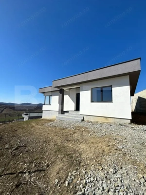 CASA CU 4 CAMERE CU PRIVELISTE PANORAMICA ,  ZONA LINISTITA 