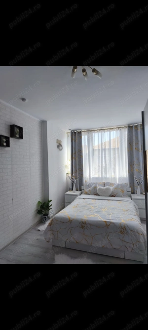 vând apartament cu trei camere lângă Spitalul Județean  - imagine 2