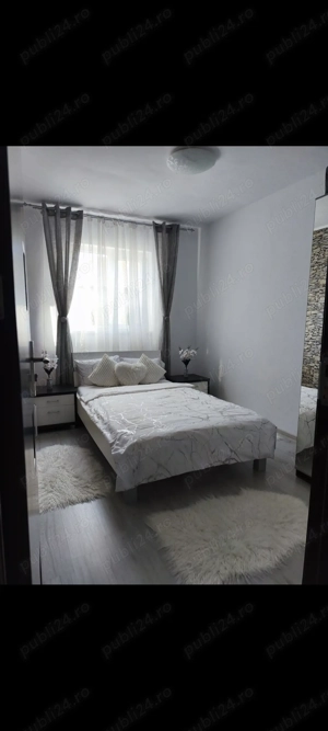 vând apartament cu trei camere lângă Spitalul Județean  - imagine 4