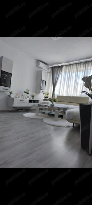 vând apartament cu trei camere lângă Spitalul Județean  - imagine 5