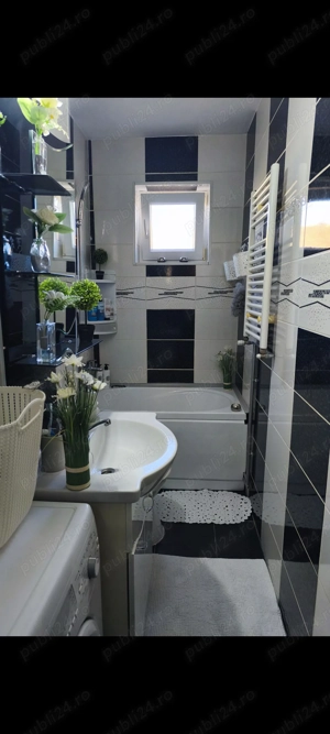 vând apartament cu trei camere lângă Spitalul Județean  - imagine 7