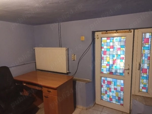 Ofer spre închiriere cameră la vilă 