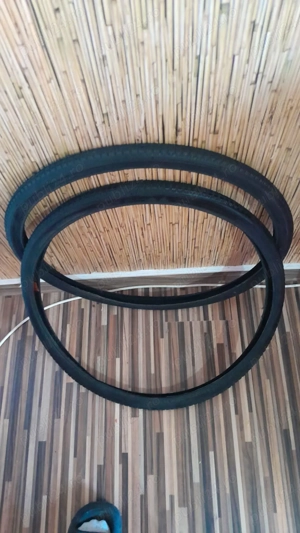 Vand 2 caciucuri  noi de bicicleta  24 *  1 , 5 si  2  camere  24*1   3