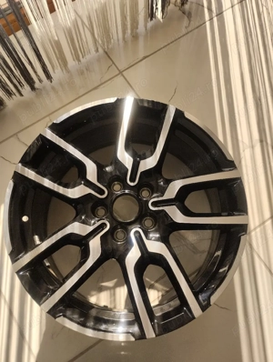 vind jenti pe 17 18 19 noi 