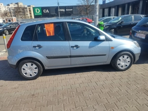 Ford fiesta benzina 13 fab 2008 preț 1850.euro