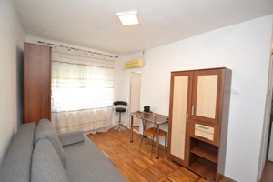 garsoniera, zona Lipovei, la 15 minute de mers pe jos la Iulius Town 