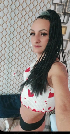 Nouă  la tine în oraș 