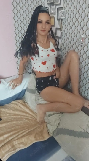 Nouă  la tine în oraș  - imagine 4