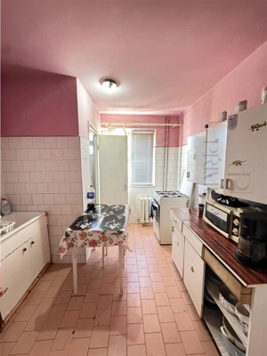 DAMBOVITA - 2 CAMERE - BLOC IZOLAT - ETAJ INTERMEDIAR - DE RENOVAT - imagine 3