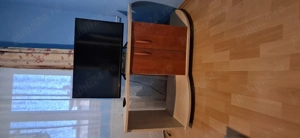 Vând comodă pentru televizor cu dulăpior