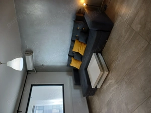 Închiriez garsoniera 