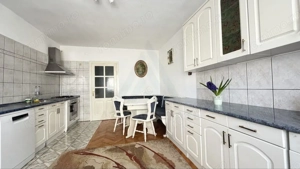 Apartament modern 3 camere cu balcoan terasa și curte comuna in Strand - imagine 4