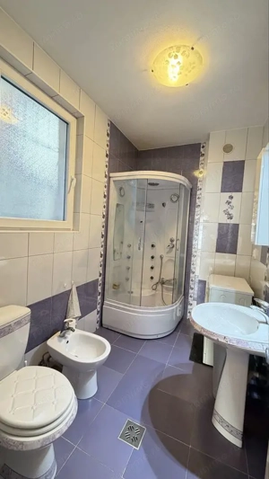 Apartament modern 3 camere cu balcoan terasa și curte comuna in Strand - imagine 6