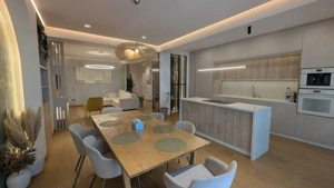 Penthouse 133 mp utili,4 camere, 2 terase, loc parcare, zona centrala - imagine 2