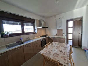 Casa intabulata 5 camere 2 bai si curte generoasa in Bavaria Park - imagine 5