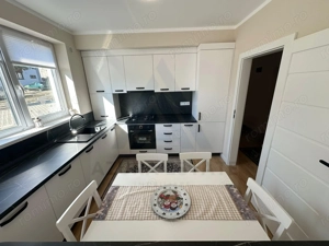 Apartament ultrafinisat 2 camere balcon 7.5 mp si parcare in Cristian - imagine 18