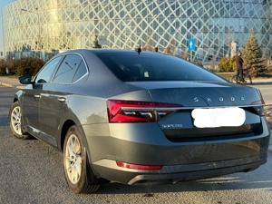 Skoda Superb 2.0 TDI DSG Ambition - imagine 4