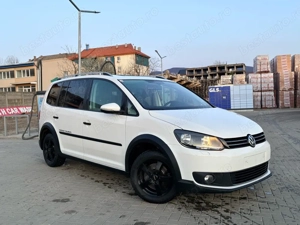 Volkswagen Cross Touran 2.0 Tdi 140 cp 2012 Euro 5  - imagine 4