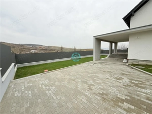 Vand casa cu 4 camere, 2 bai, suprafata utila 140 si teren 500 mp - imagine 8