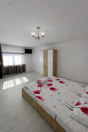 Închiriez garsonieră la curte în Cartierul 23 August 